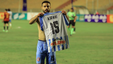 Aymen Sfaxi celebrant la victoire